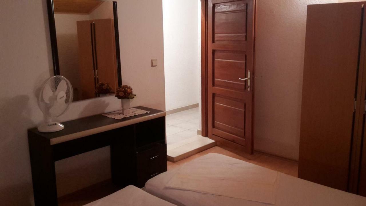As Brela Hotel Екстериор снимка